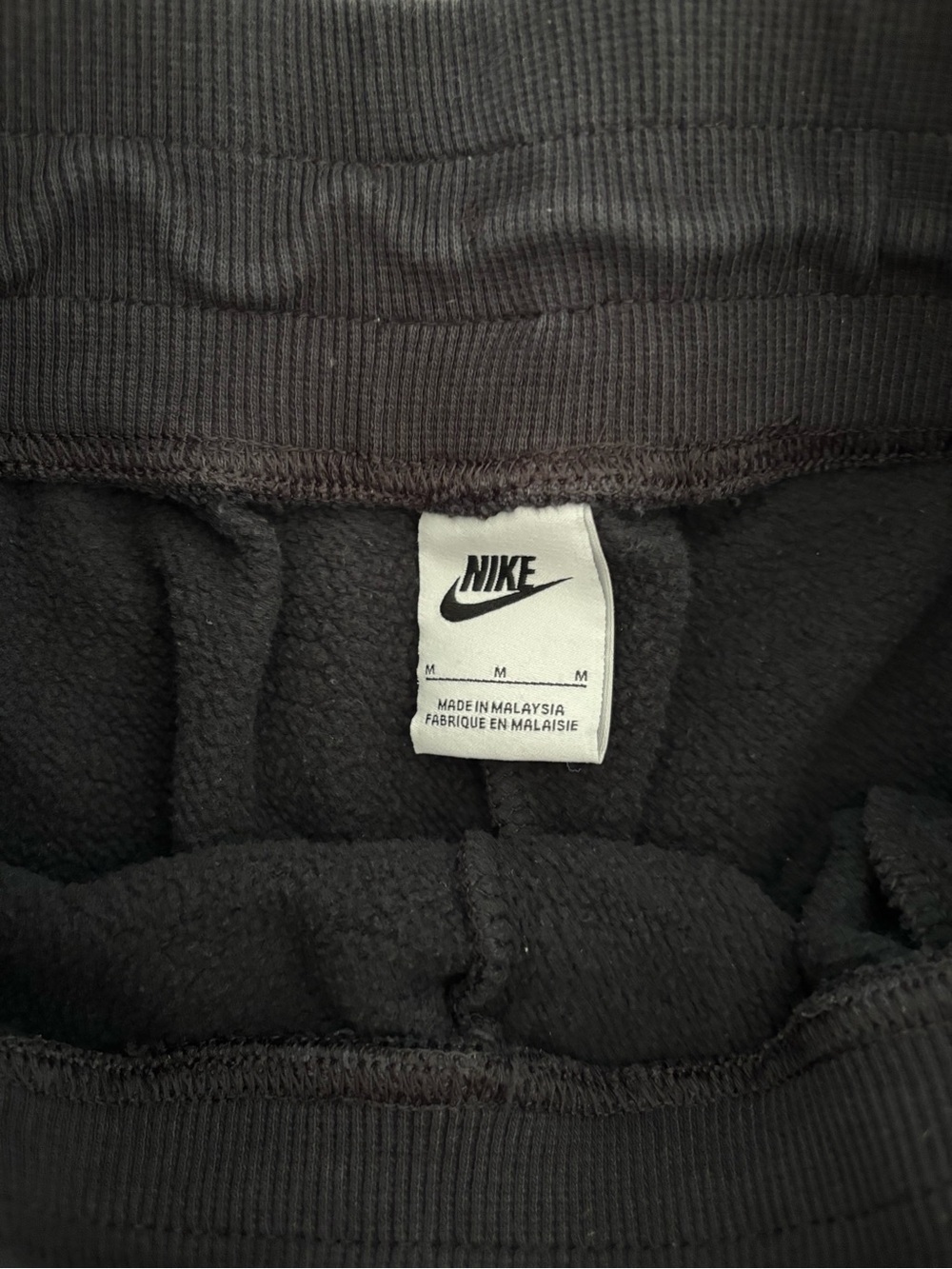 Nike Black Sportswear Phoenix Fleece High-Waisted Loose Shorts - Picture 4 of 5